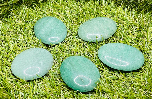 Galet cabochon en Aventurine verte - Les bijoux de Théa