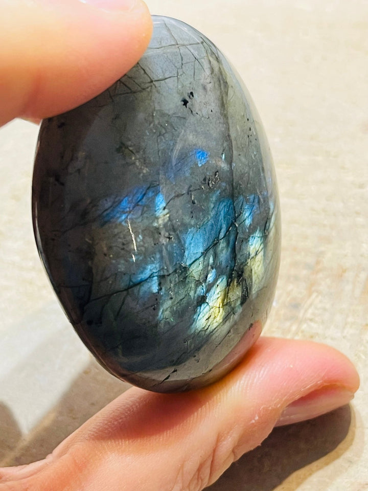 Gros Galet en Labradorite (1) - Les bijoux de Théa