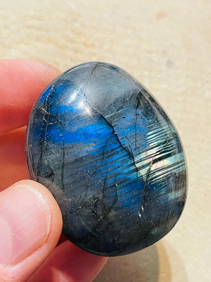 Gros Galet en Labradorite (2) - Les bijoux de Théa