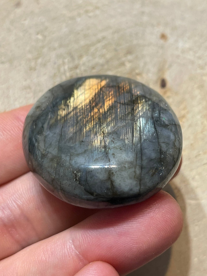 Gros Galet en Labradorite (5) - Les bijoux de Théa