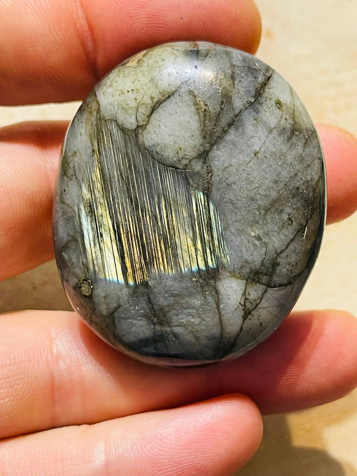 Gros Galet en Labradorite (5) - Les bijoux de Théa