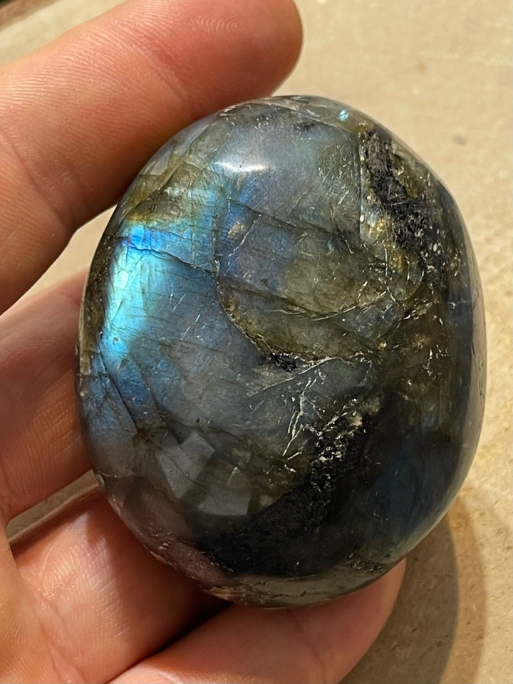 Gros Galet en Labradorite (7) - Les bijoux de Théa