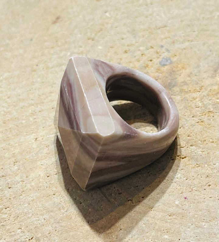 Grosse bague entièrement faite en Jaspe (2) - Les bijoux de Théa