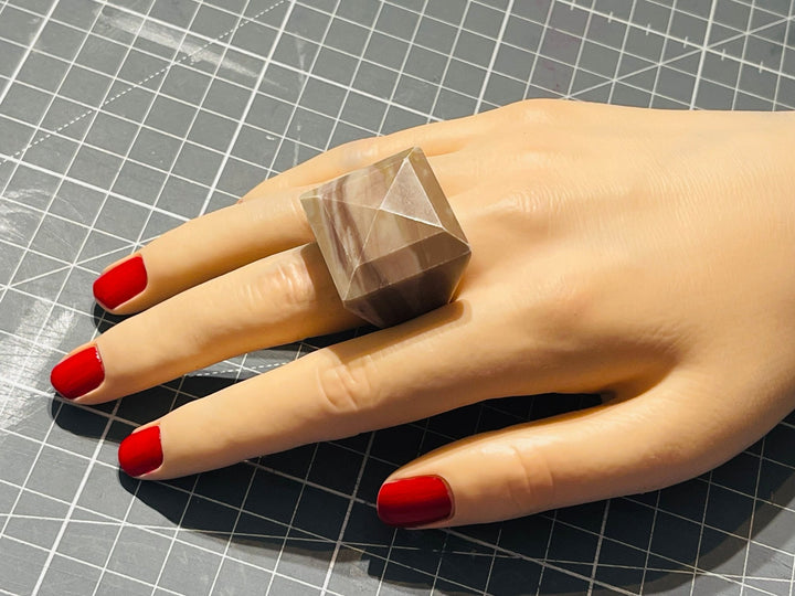Grosse bague entièrement faite en Jaspe (2) - Les bijoux de Théa