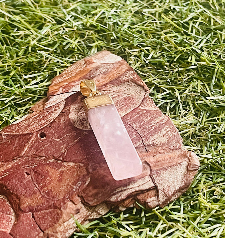 Pendentif rectangle en Quartz rose - Les bijoux de Théa