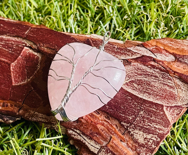 Pendentif cabochon en Quartz rose en forme de cœur