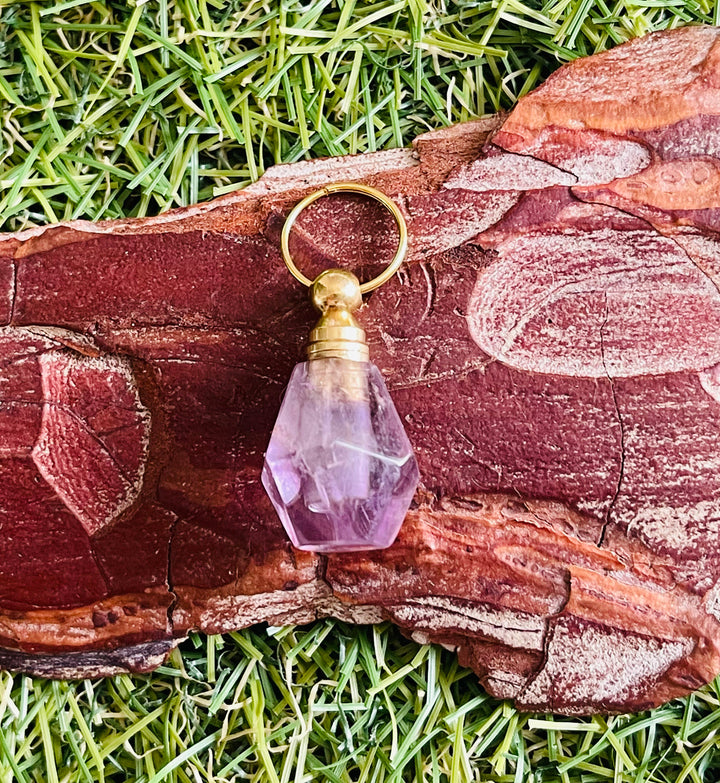 Bouteille de parfum en Améthyste facettes - Les bijoux de Théa