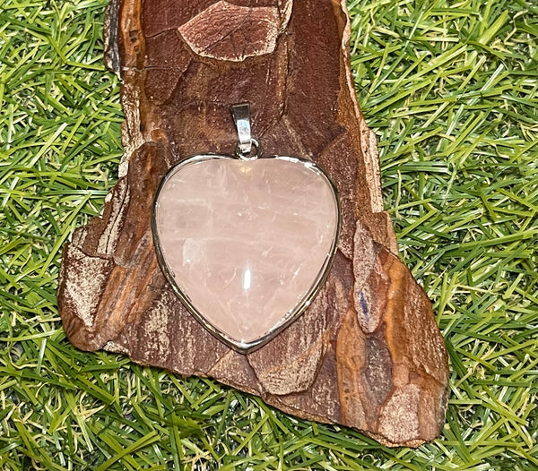 Pendentif cabochon en Quartz rose en forme de cœur