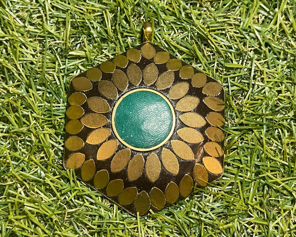 Gros Pendentif Indonésien hexagonal - Les bijoux de Théa