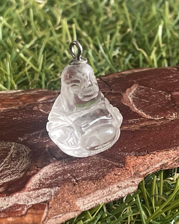 Pendentif en Cristal de roche en forme de bouddha - Les bijoux de Théa