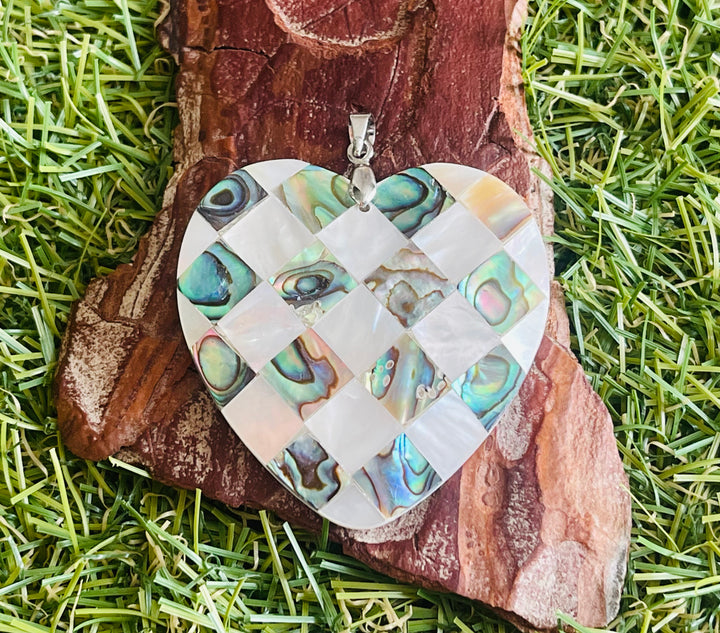 Pendentif en Nacre et Abalone en forme de coeur - Les bijoux de Théa