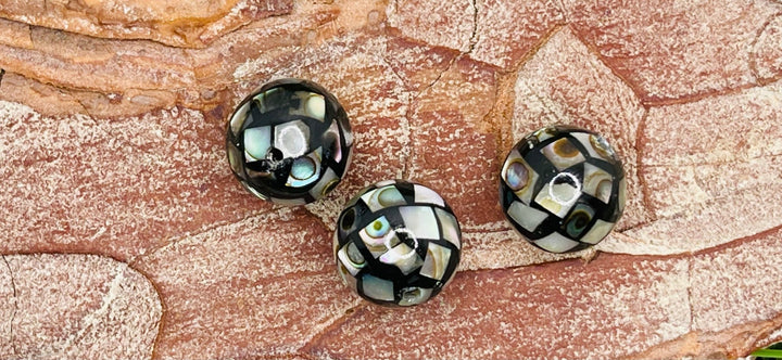 Lot de 2 Perles boule à facettes en Nacre Abalone en 8 mm - Les bijoux de Théa