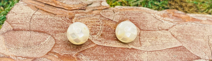 Lot de 2 Perles boule à facettes en Nacre en 8 mm - Les bijoux de Théa