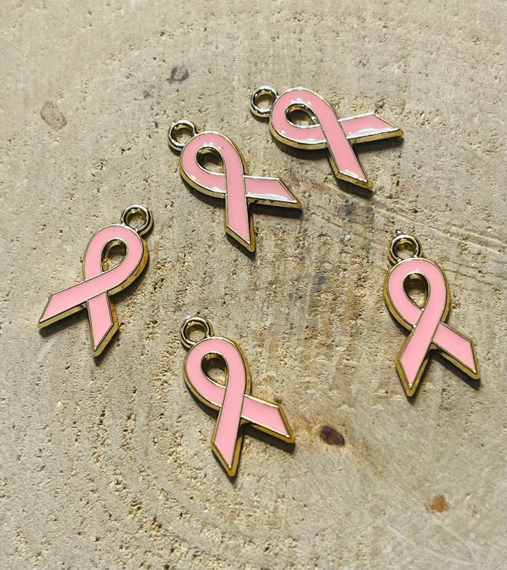 Lot de 5 breloques Ruban rose pour bracelet - Les bijoux de Théa