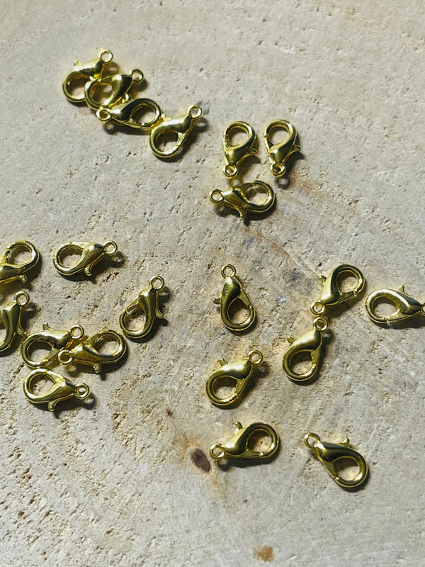 Lot de 5 fermoirs dorés pour bracelet ou collier - Les bijoux de Théa