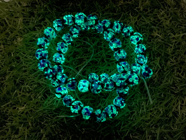 Lot de Perles Lumineuses en verre bleues jaunes 8 mm pour bracelet - Les bijoux de Théa