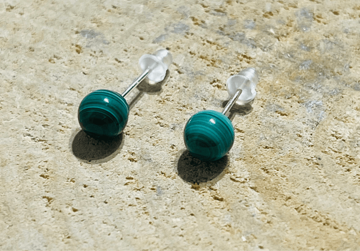 Paire de boucles d’oreille en Argent 925 sertie de Malachite 6 mm - Les bijoux de Théa