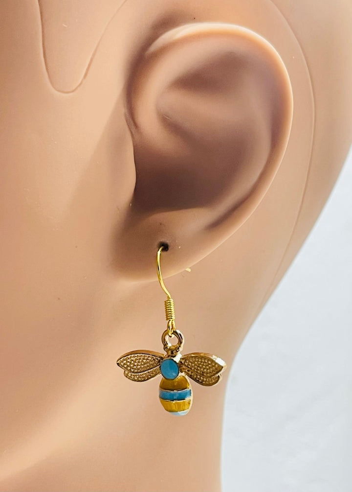 Paire de boucles d’oreilles Abeille bleue et jaune - Les bijoux de Théa