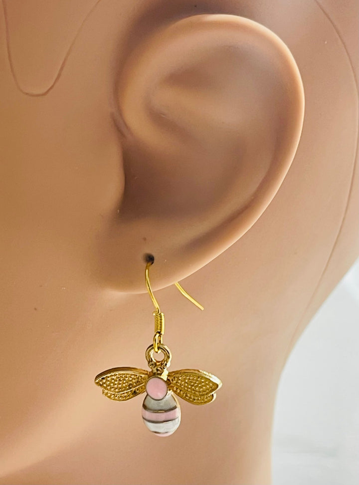 Paire de boucles d’oreilles Abeille rose et blanche - Les bijoux de Théa
