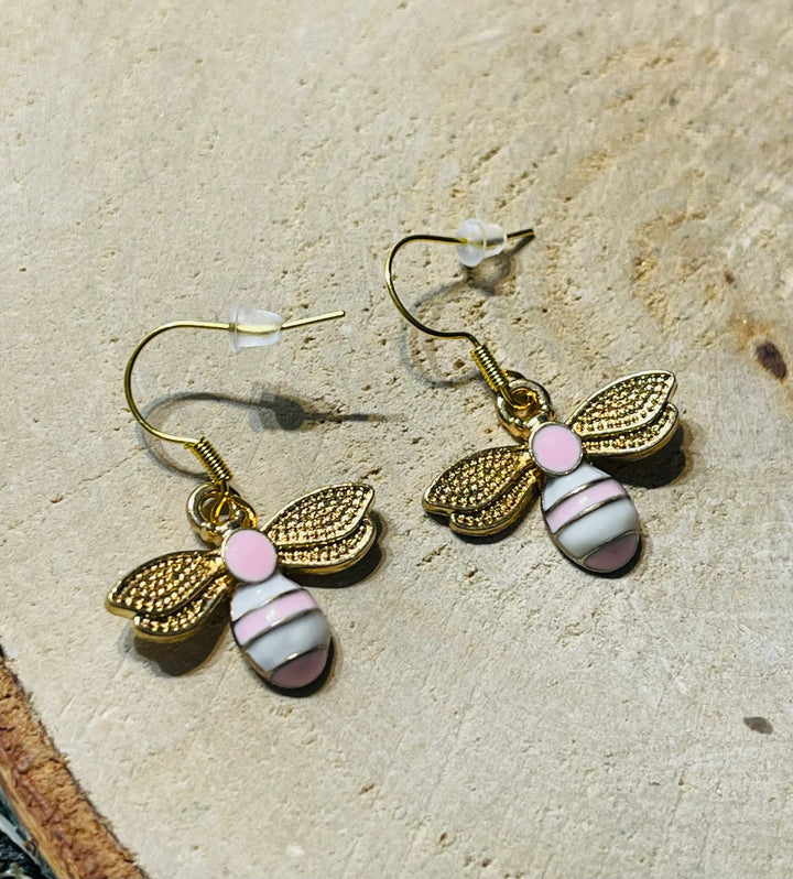 Paire de boucles d’oreilles Abeille rose et blanche - Les bijoux de Théa