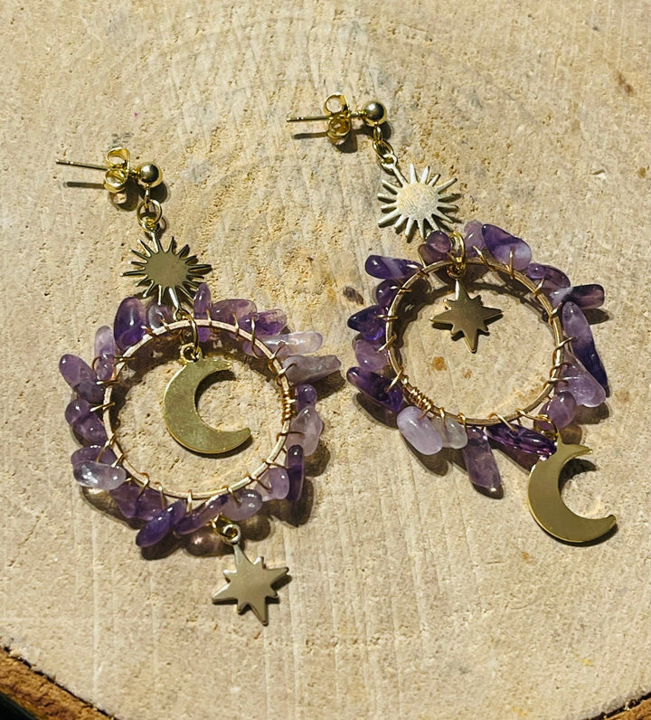 Paire de boucles d’oreilles en Améthyste avec soleil, lune, étoile - Les bijoux de Théa