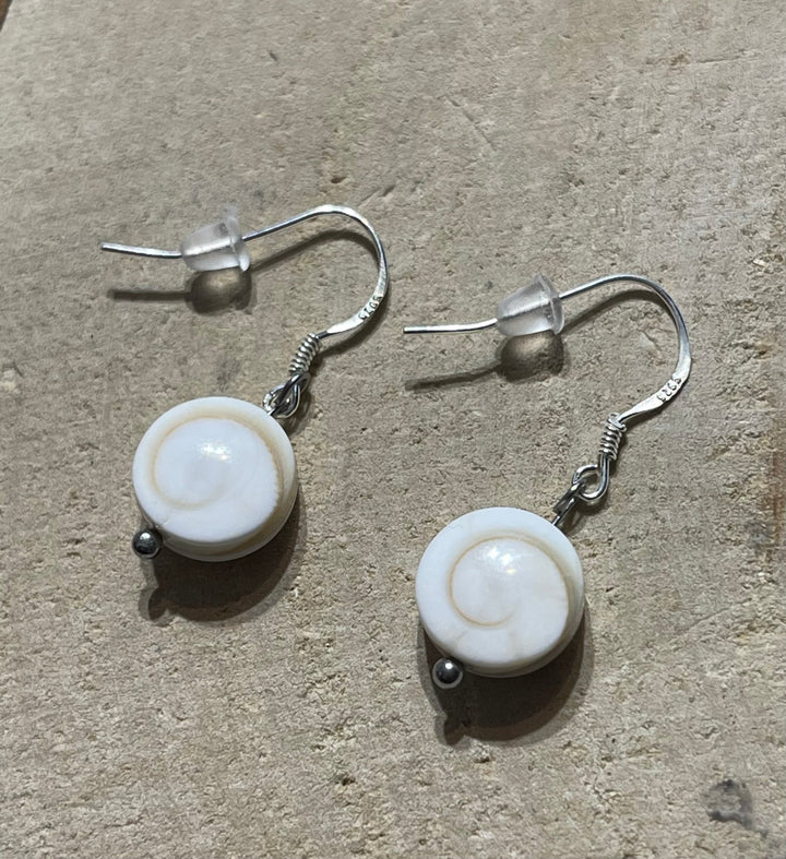 Paire de Boucles d'oreilles en Argent 925 et avec double Oeil de Sainte Lucie / Shiva en 10 mm - Les bijoux de Théa