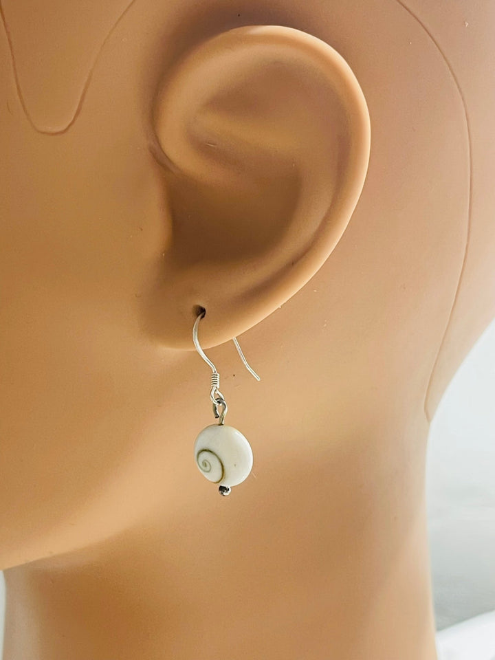 Paire de Boucles d’oreilles en Argent 925 et en Oeil de Sainte Lucie / Shiva en 10 mm - Les bijoux de Théa