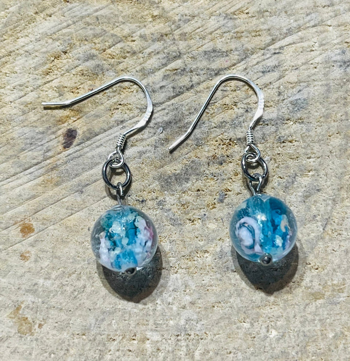 Paire de boucles d'oreilles en Argent 925 et perles Lumineuses bleues ciel avec fleurs roses - Les bijoux de Théa