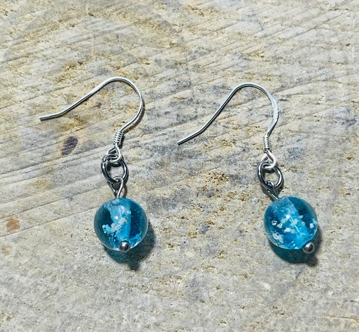 Paire de boucles d'oreilles en Argent 925 et perles Lumineuses bleues ciel - Les bijoux de Théa