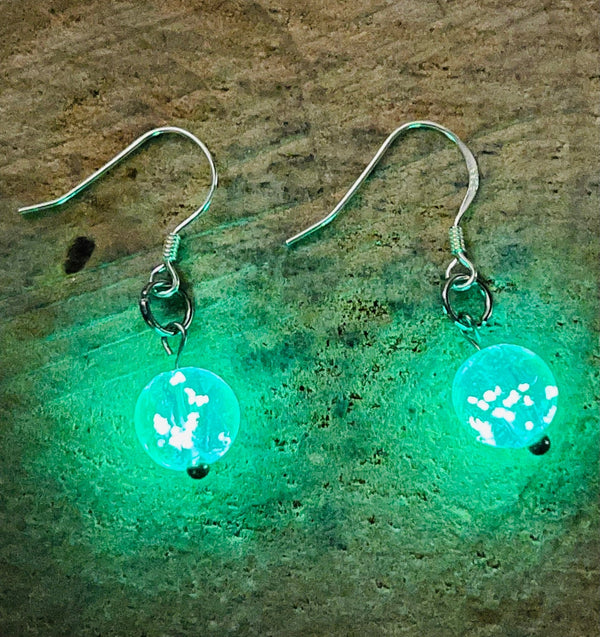 Paire de boucles d'oreilles en Argent 925 et perles Lumineuses bleues ciel - Les bijoux de Théa