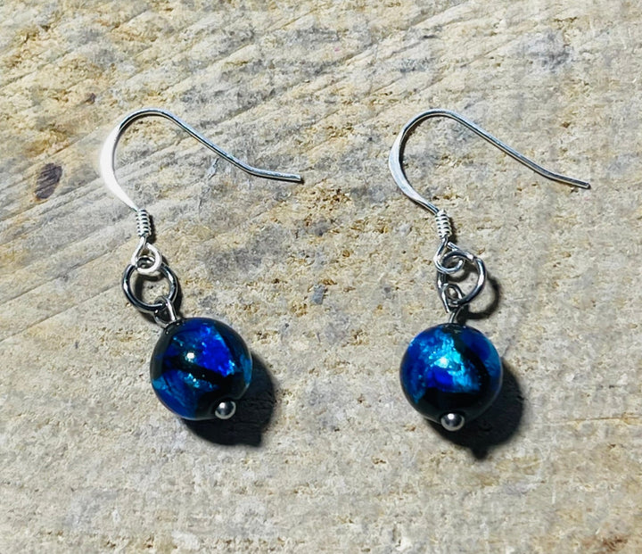 Paire de boucles d'oreilles en Argent 925 et perles Lumineuses bleues - Les bijoux de Théa