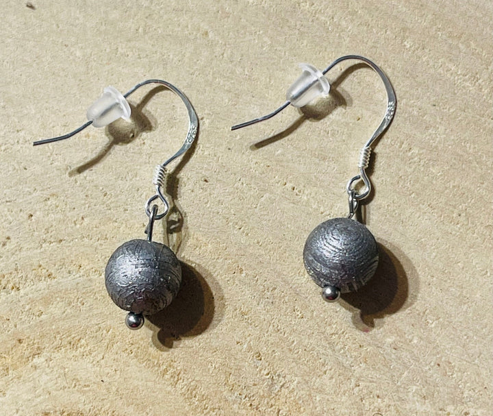 Paire de Boucles d’oreilles en Météorite d’Aletai en Argent 925 - Les bijoux de Théa