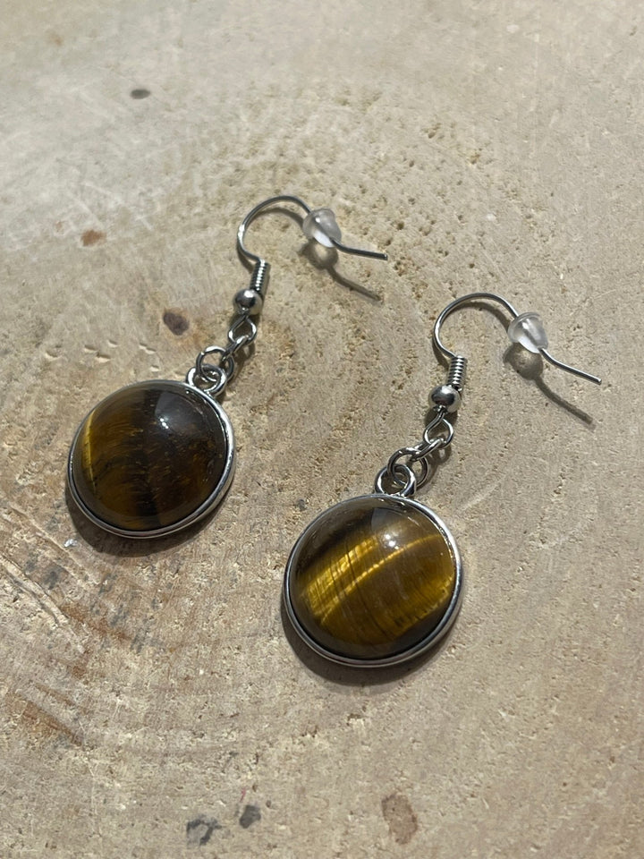 Paire de boucles d’oreilles rond en Œil de tigre à crochet - Les bijoux de Théa