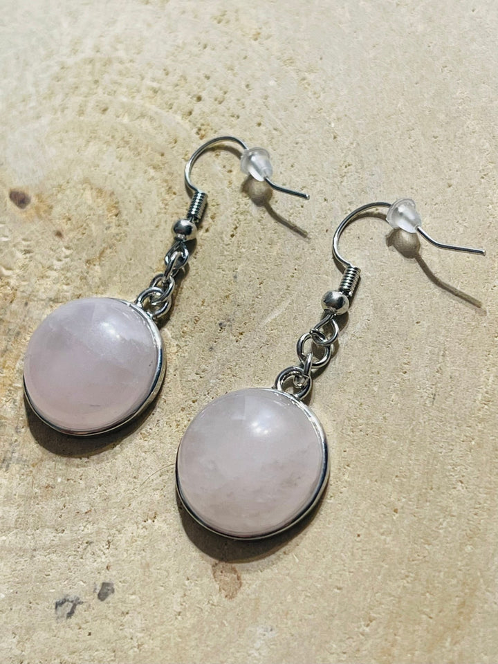 Paire de boucles d’oreilles rond en Quartz rose à crochet - Les bijoux de Théa