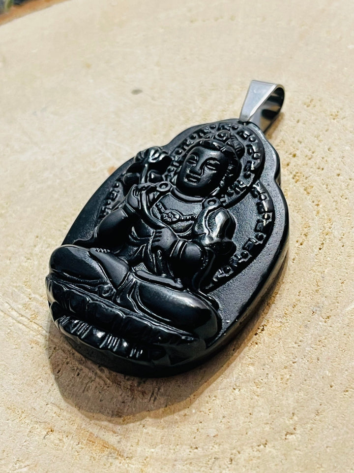 Pendentif Amulette Bouddha Lotus en Obsidienne noire - Les bijoux de Théa