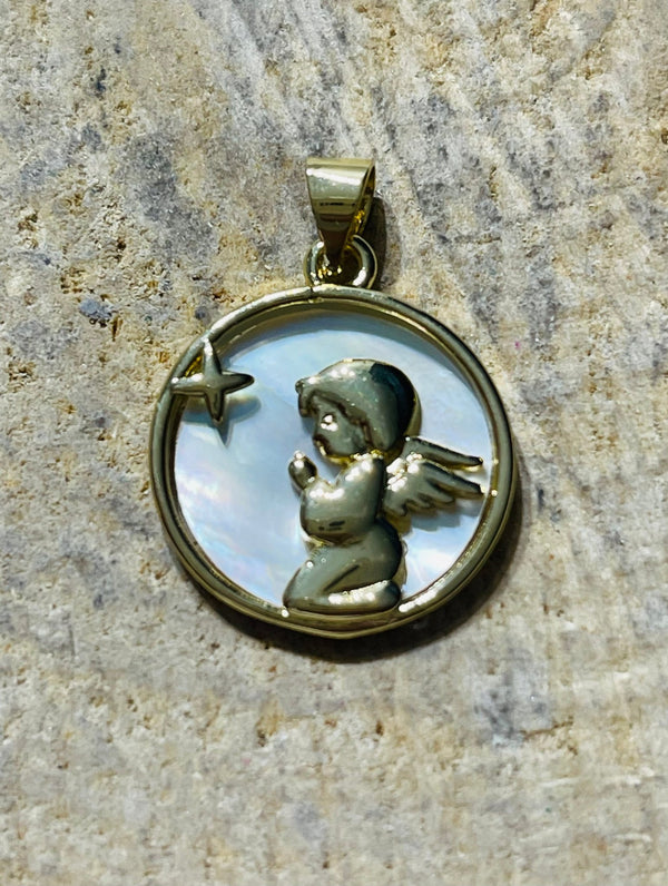Pendentif ange en nacre - Les bijoux de Théa