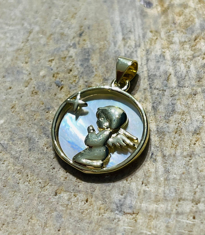 Pendentif ange en nacre - Les bijoux de Théa