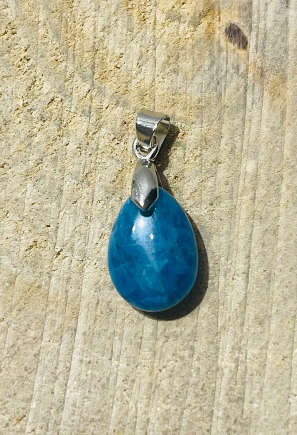 Pendentif Apatite en forme goutte d’eau - Les bijoux de Théa