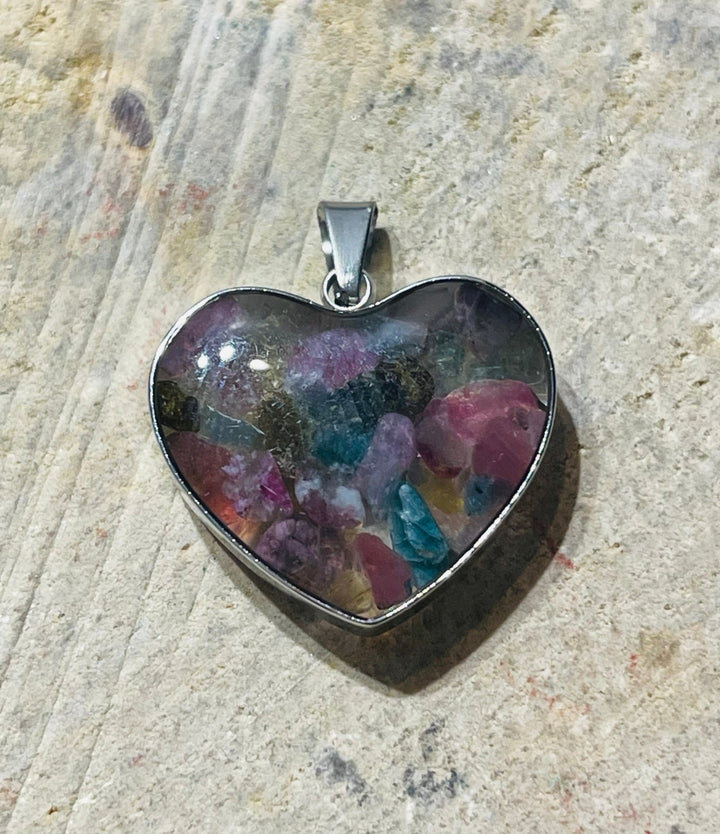 Pendentif avec Tourmaline multicolore en forme de cœur - Les bijoux de Théa