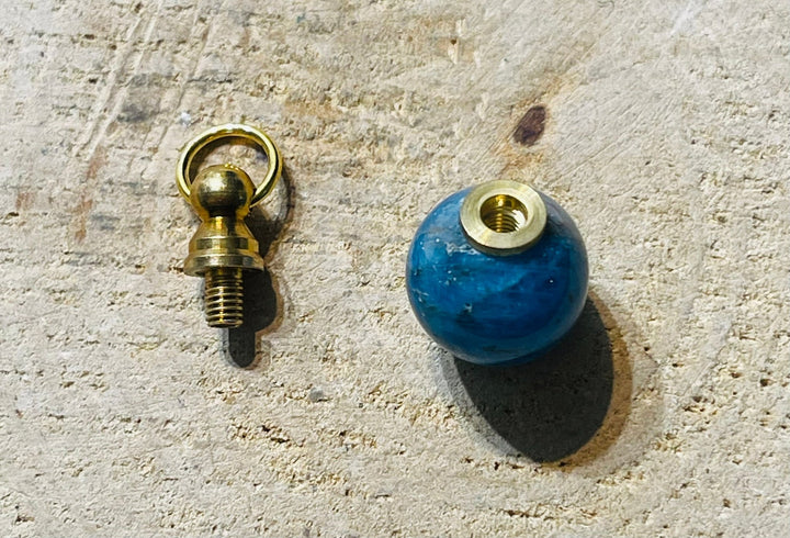 Pendentif Bouteille de parfum en pierre naturelle Apatite - Les bijoux de Théa