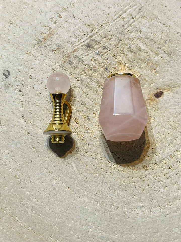 Pendentif Bouteille de parfum en Quartz rose - Les bijoux de Théa