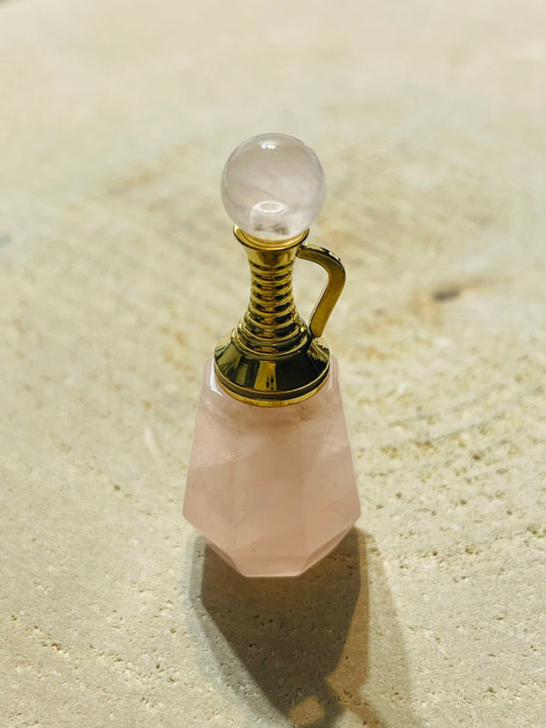 Pendentif Bouteille de parfum en Quartz rose - Les bijoux de Théa