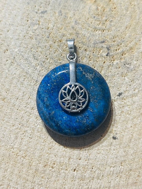 Pendentif Donut / Pi chinois en Lapis lazuli et bélière lotus - Les bijoux de Théa