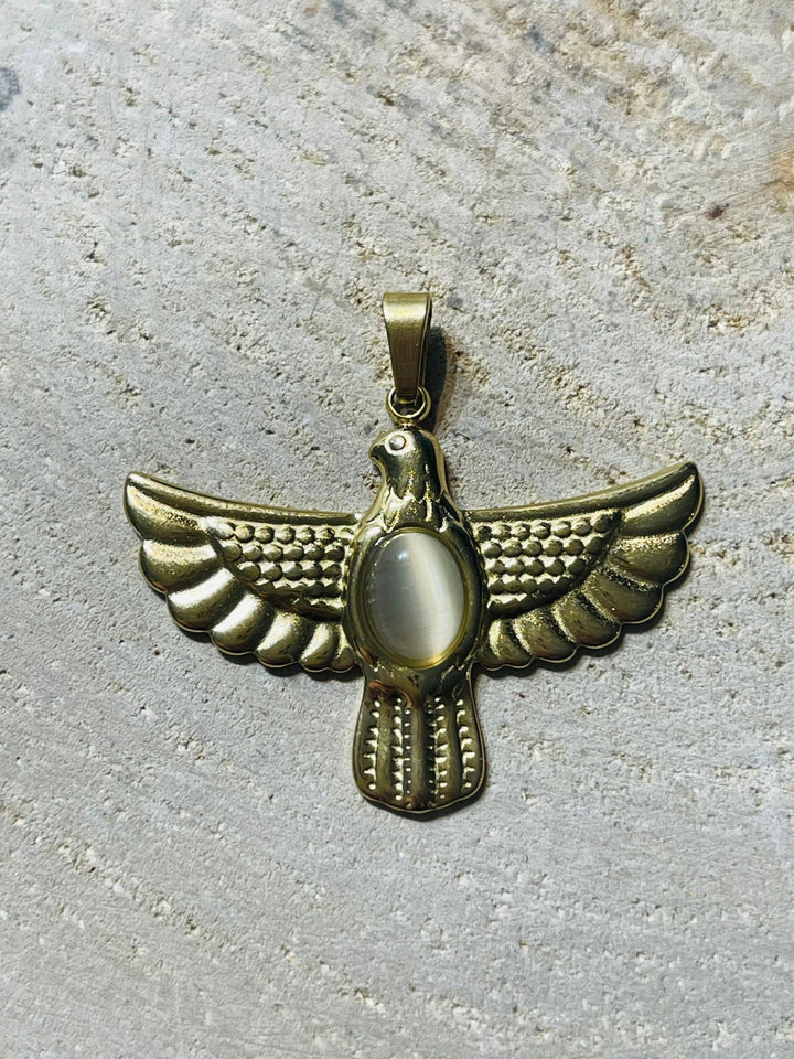 Pendentif doré en forme d aigle avec Pierre de Lune - Les bijoux de Théa