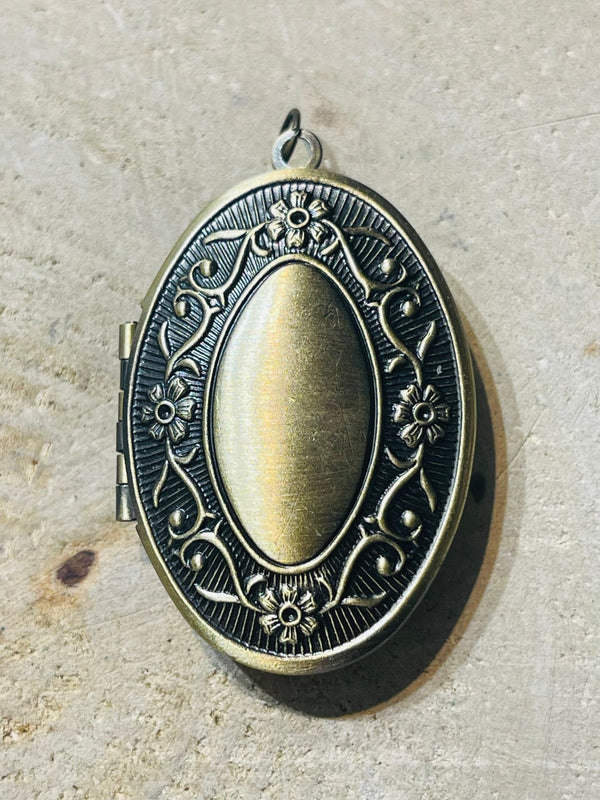 Pendentif double porte photo bronzé (5) - Les bijoux de Théa