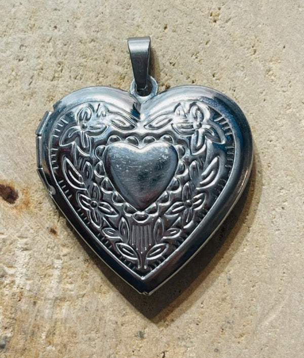 Pendentif double porte photo en forme de cœur (4) - Les bijoux de Théa