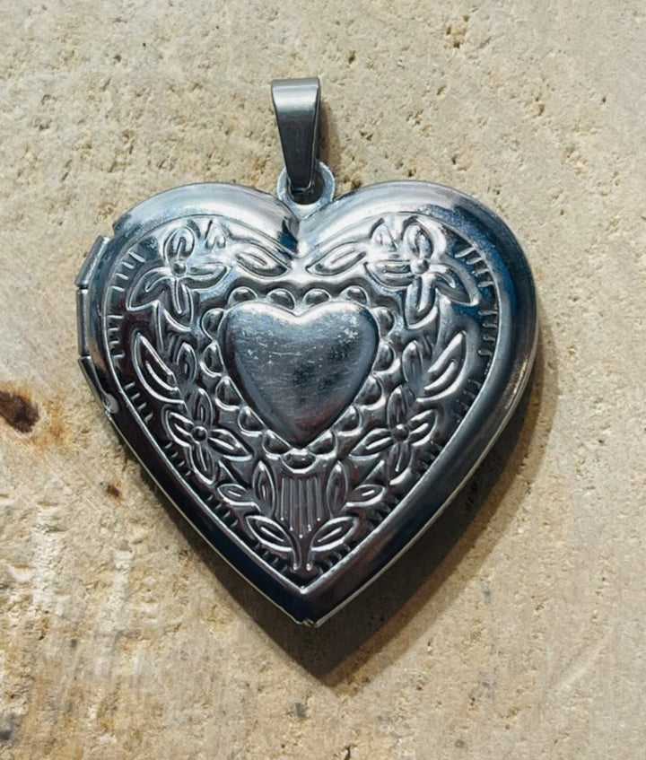 Pendentif double porte photo en forme de cœur (4) - Les bijoux de Théa