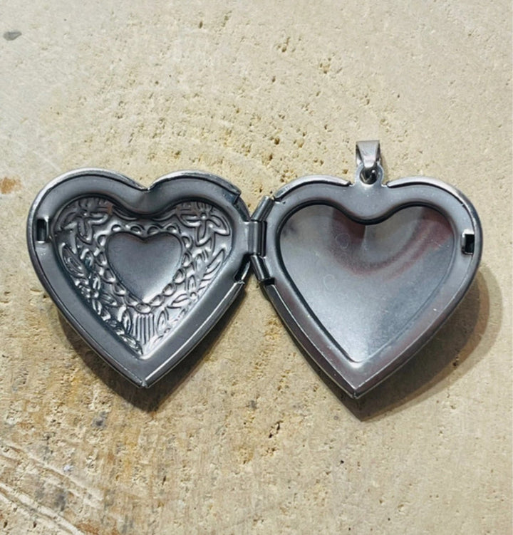 Pendentif double porte photo en forme de cœur (4) - Les bijoux de Théa