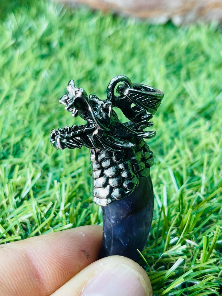 Pendentif Dragon serti d'une Améthyste - Les bijoux de Théa