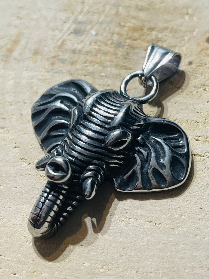 Pendentif Éléphant en acier inoxydable - Les bijoux de Théa